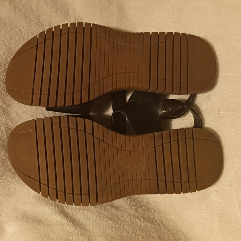 Eurosoft by Sofft Black Ceejay Faux Leather Flatform Comfort Sandal Size 7 M - Picture 5 of 8